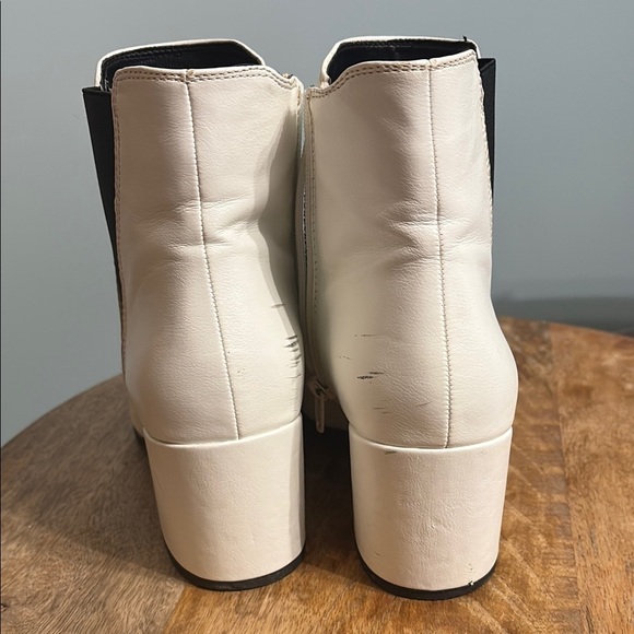 Madden Girl Wink Snip-Toe Sock Booties Faux Leather White Smooth Size 9m - Picture 3 of 7